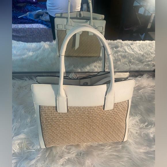 Nine West Beautiful White Leather Handbag with a long shoulder strap Brand New - Picture 9 of 16